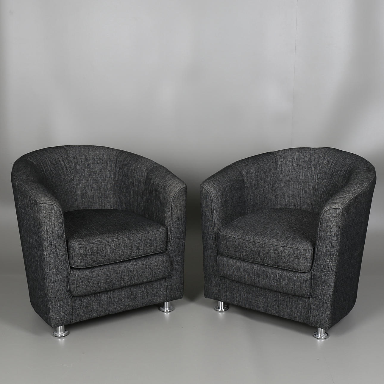 CLUBFÅTÖLJER, 1 par, grå textilklädsel, modern tillverkning.