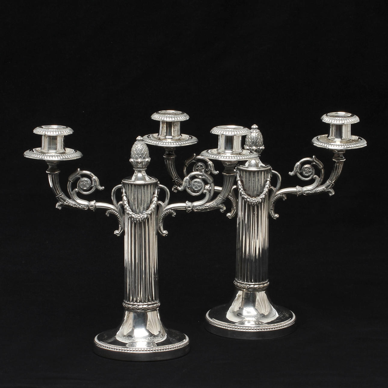 KANDELABRAR, 1 par, silver, sengustaviansk stil, CG Hallberg, Stockholm, 1924.