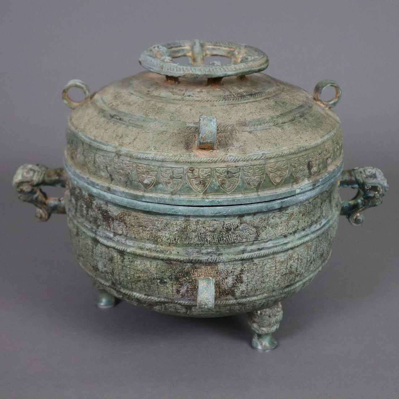 - BRONSFARTYG - Kina, bronslegering, grön patinerad.