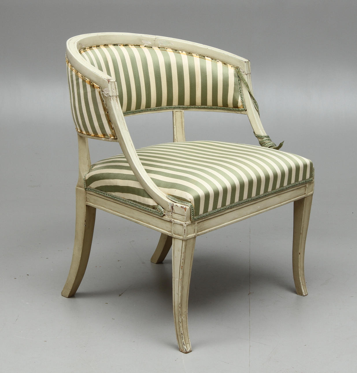 BALJFÅTÖLJ, sengustaviansk, tidigt 1800-tal.