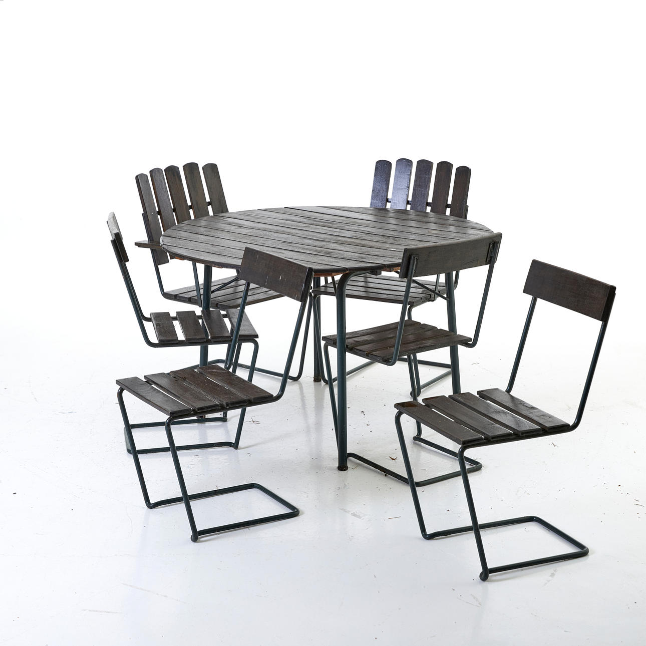 GRYTHYTTAN. Table, 2+4 chairs, 2 pcs model A2, teak, chairs labeled, table labeled, second half of the 20th century.