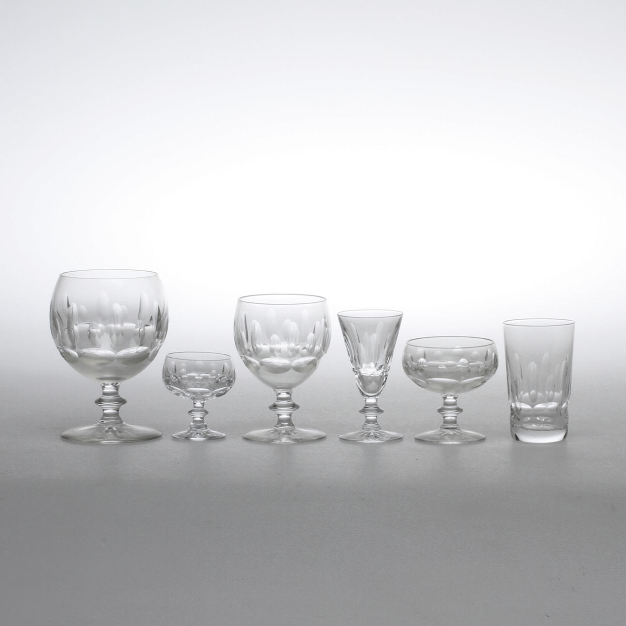 GLASSERVISDELAR, 71 delar, glas, 1900-tal.
