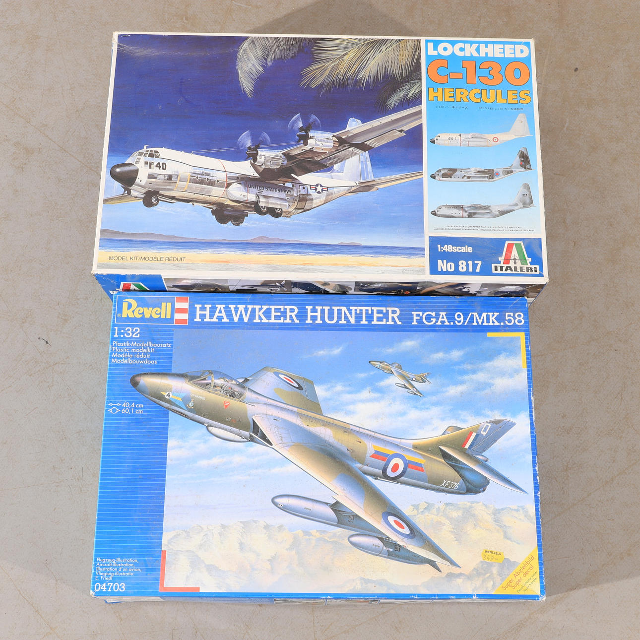 BYGGMODELLER, 2 stycken.