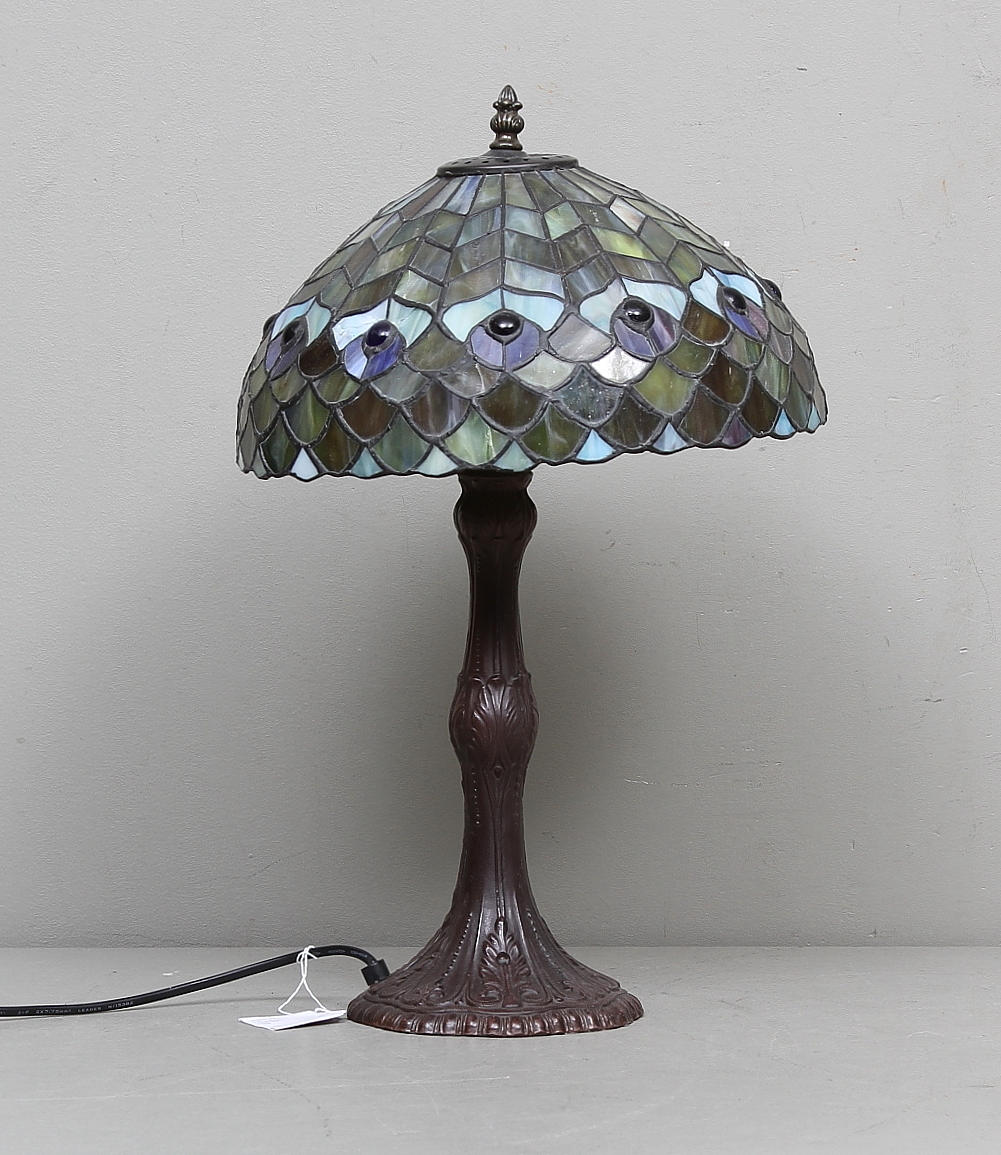 BORDSLAMPA, Tiffany-stil, Aneta, 1900-talets andra hälft.