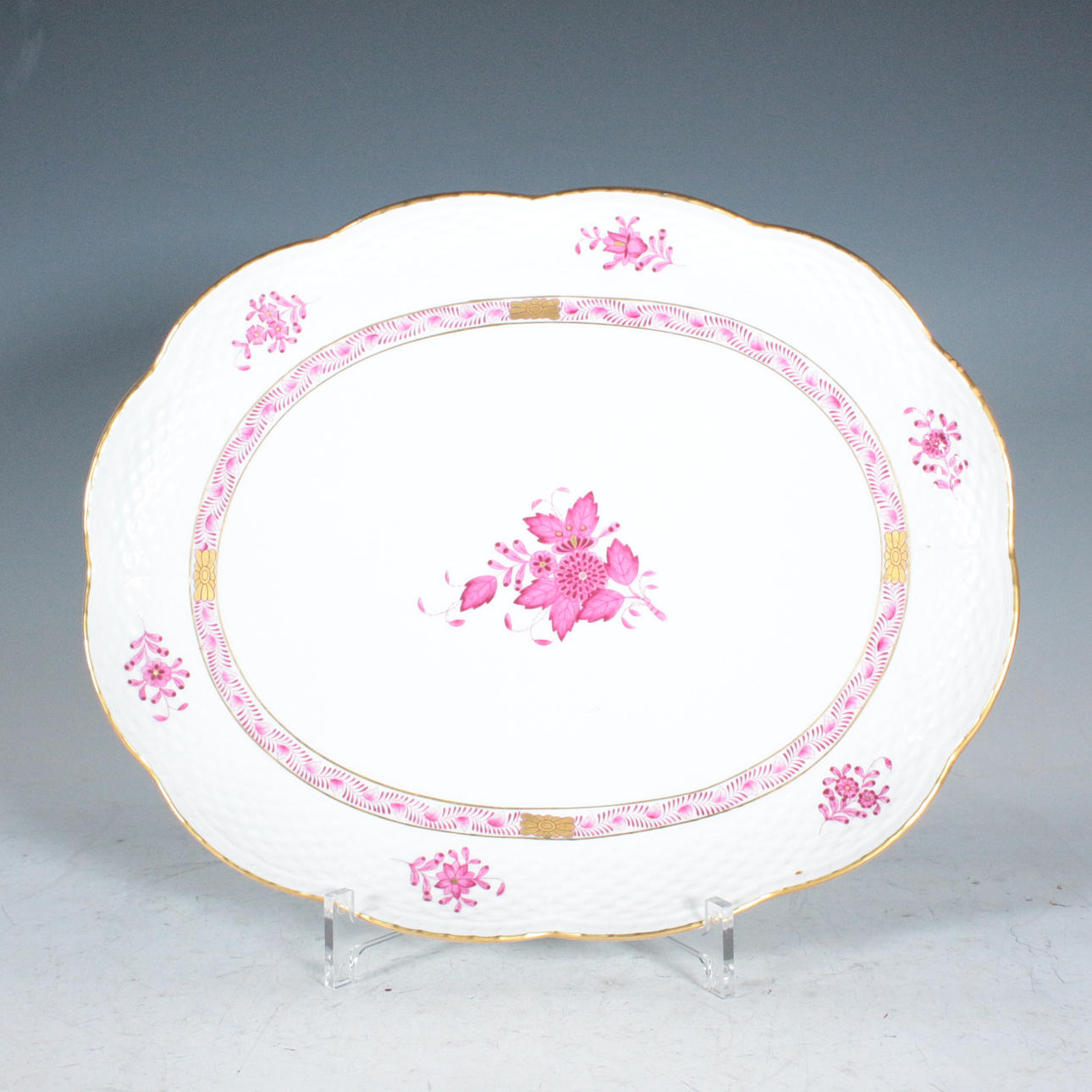HEREND MILLENNIUM PLATE 2001 麒麟￼ HEREND, Hungary. 32-piece mocha service, 'Apponyi Purpur' series