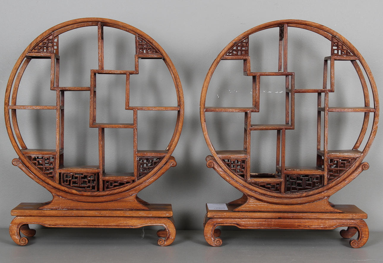 HYLLOR, ett par, rosenträ, Kina, 1900-tal.