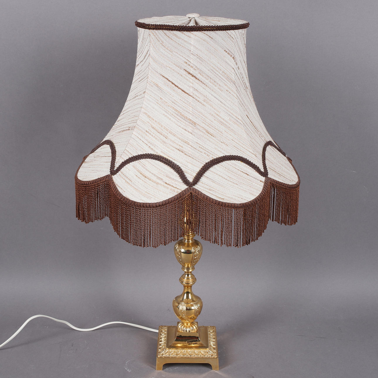 BORDSLAMPA, förgylld metall, Ringus modell 174.