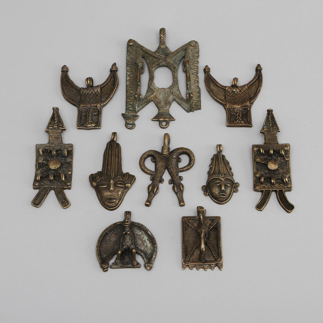 HÄNGEN, 10 st, brons, Västafrika.