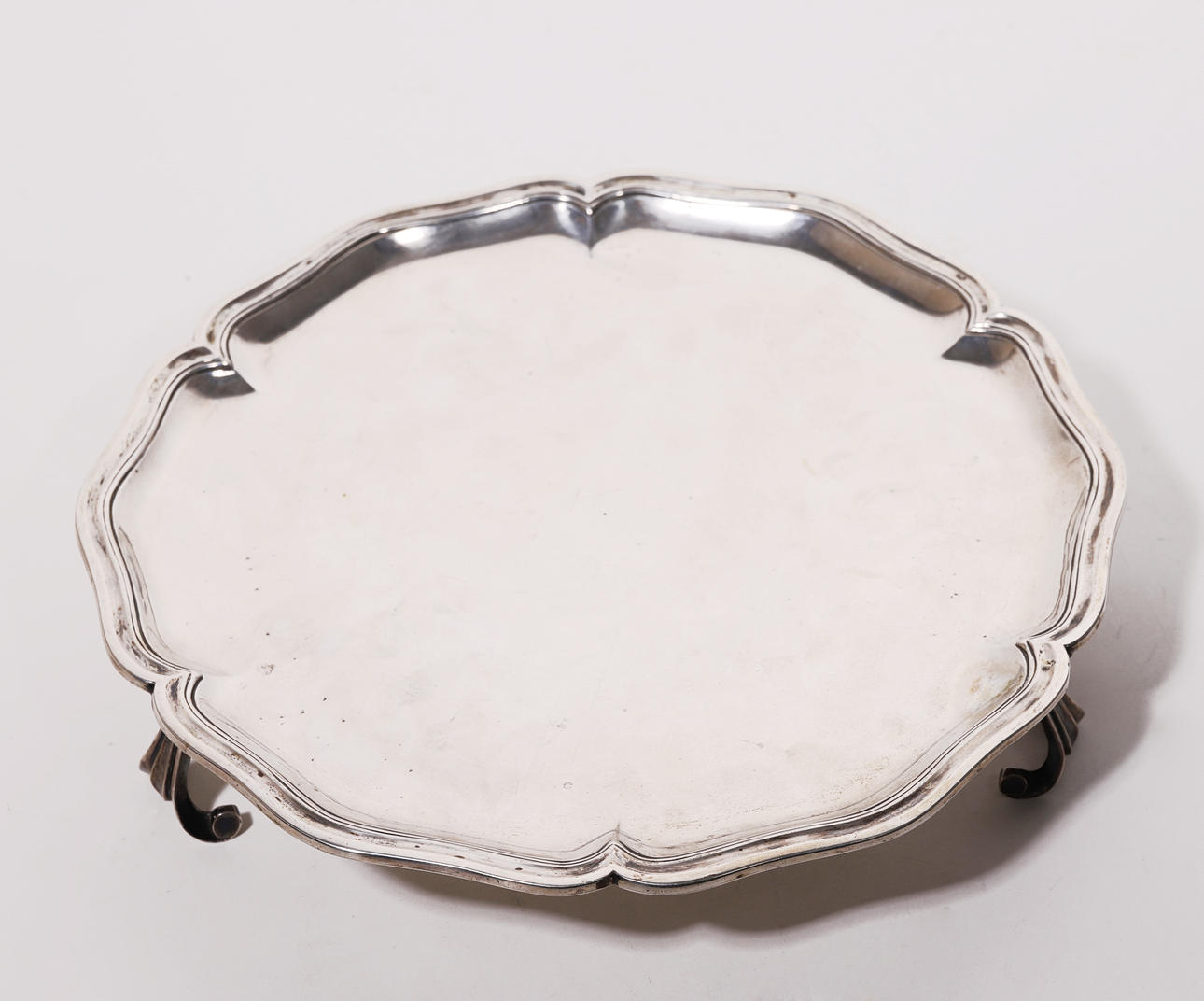 1700-TALETS CENTRUM. SILVER. MED STANSAR.