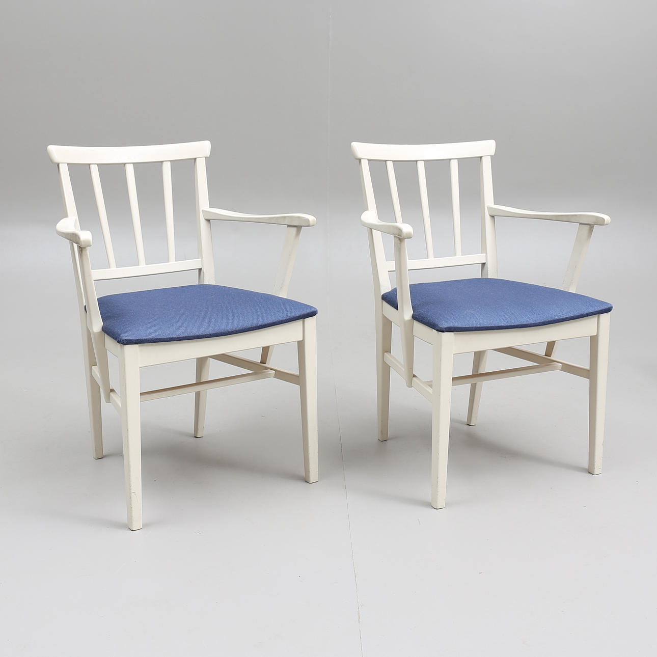 CARL MALMSTEN. Karmstolar, ett par, 1900-talets andra hälft.