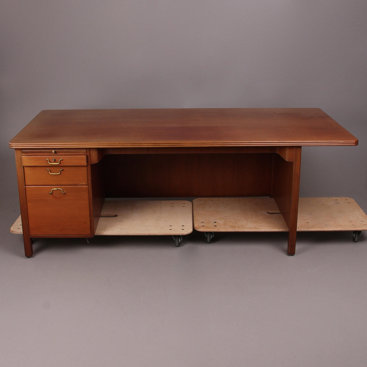 SKRIVBORD, ek, 1900-talets andra hälft.