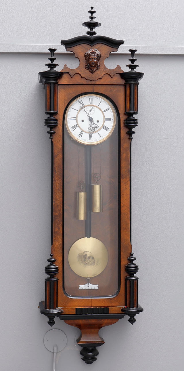 STAUBREGLER, Neue Renaissance, Typ Gustav Becker.