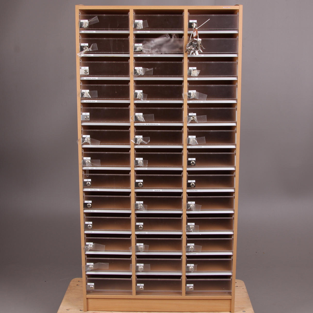 SKÅP, med postfack, bok, samtida.