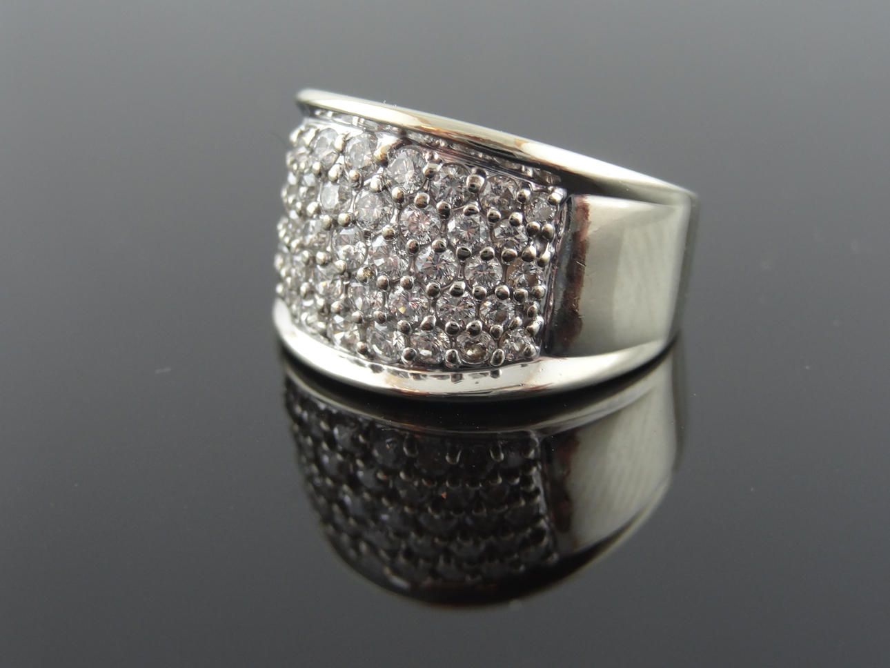 DOME DESIGN Diamantring 1,07cts.