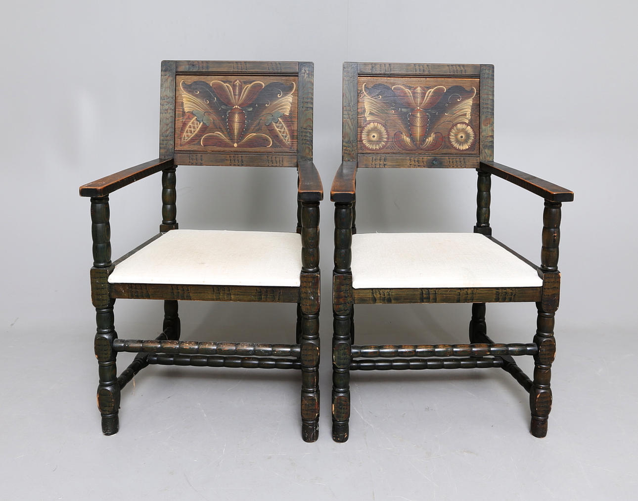 KARMSTOLAR, 1 par, 1950-tal.