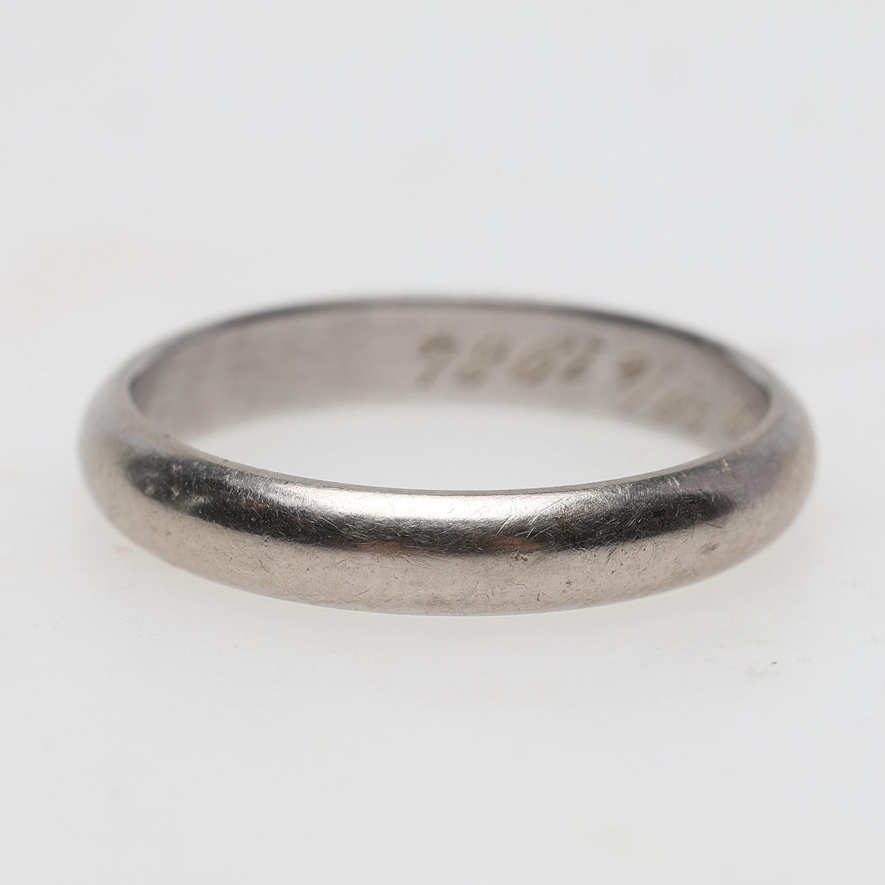 ALLIANCE RING, 18k white gold.