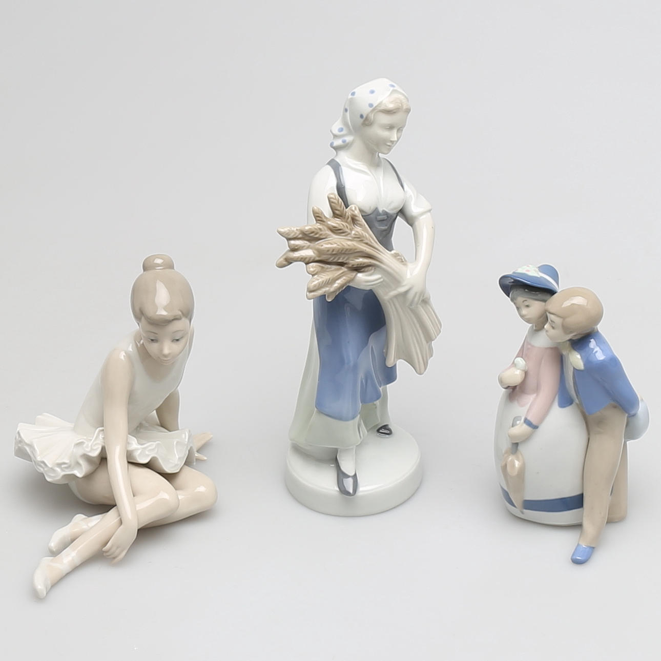 PARTI FIGURINER i porslin, Bl a. vilande ballerina, Nao, Spanien.