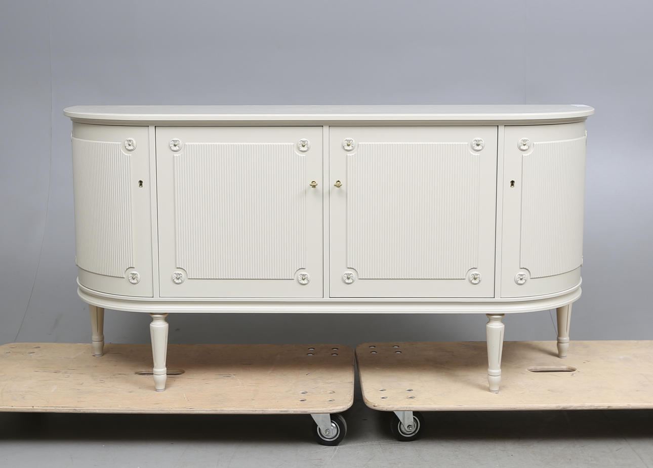 SIDEBOARD, gustaviansk stil, 1900-tal.
