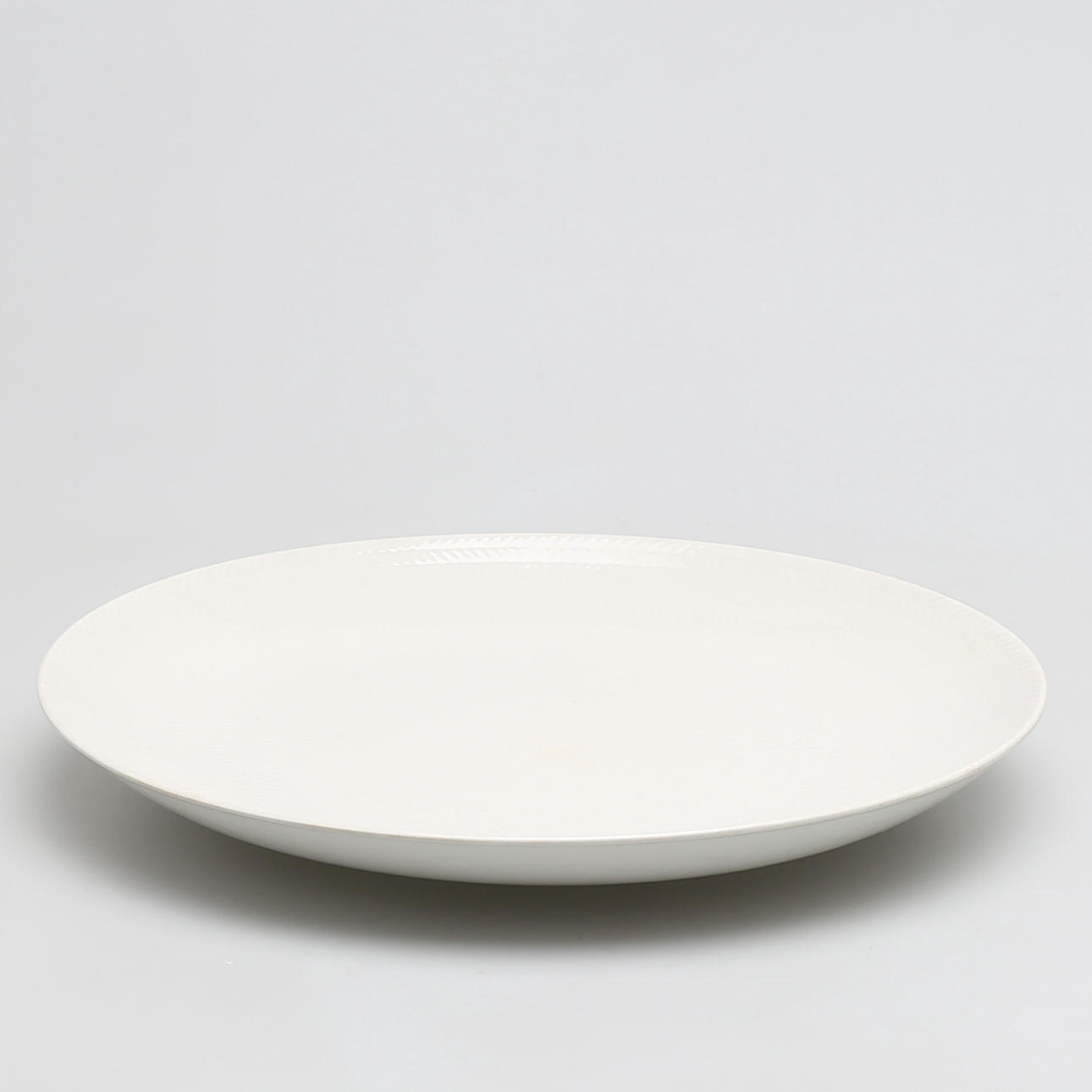 UPPLÄGGNINGSFAT i porslin, "Blå Eld", Hertha Bengtsson, Rörstrand, 1900-talets andra hälft.