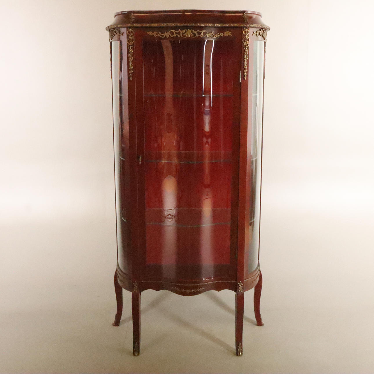 DISPLAYSKAB, rokoko stil.