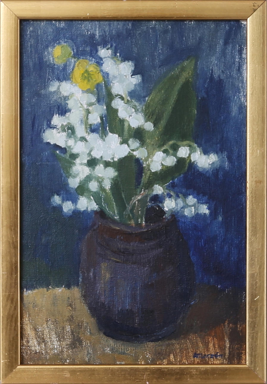 ANN-MARIE LARSÉN. "Liljekonvalj och ullsmörblomma", olja på pannå, signerad och daterad 1977.
