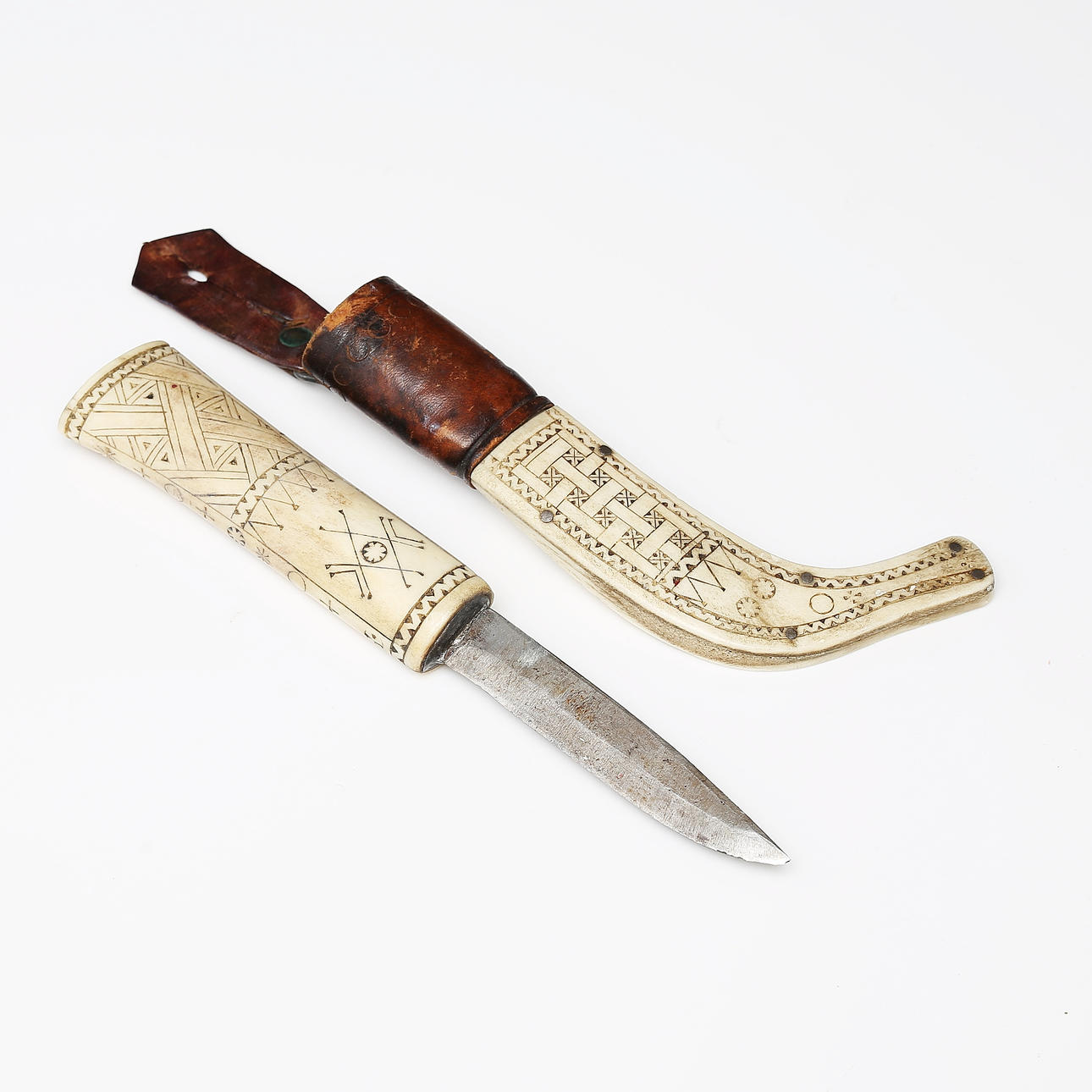 SAMEKNIV, renhorn, 1900-talets mitt.