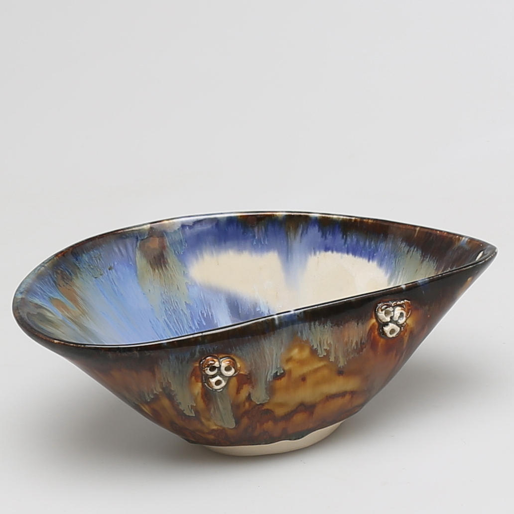 SKÅL i stengods, snäckformad, Astrid Anderberg, signerade AA.