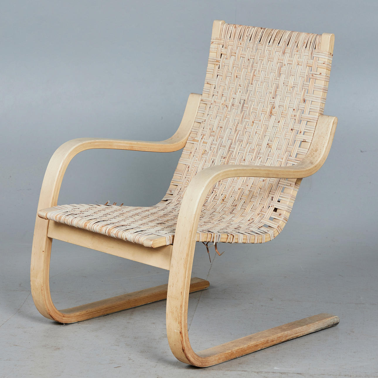 Freischwinger / Lounge Chair, Holz, Bambusgeflecht.