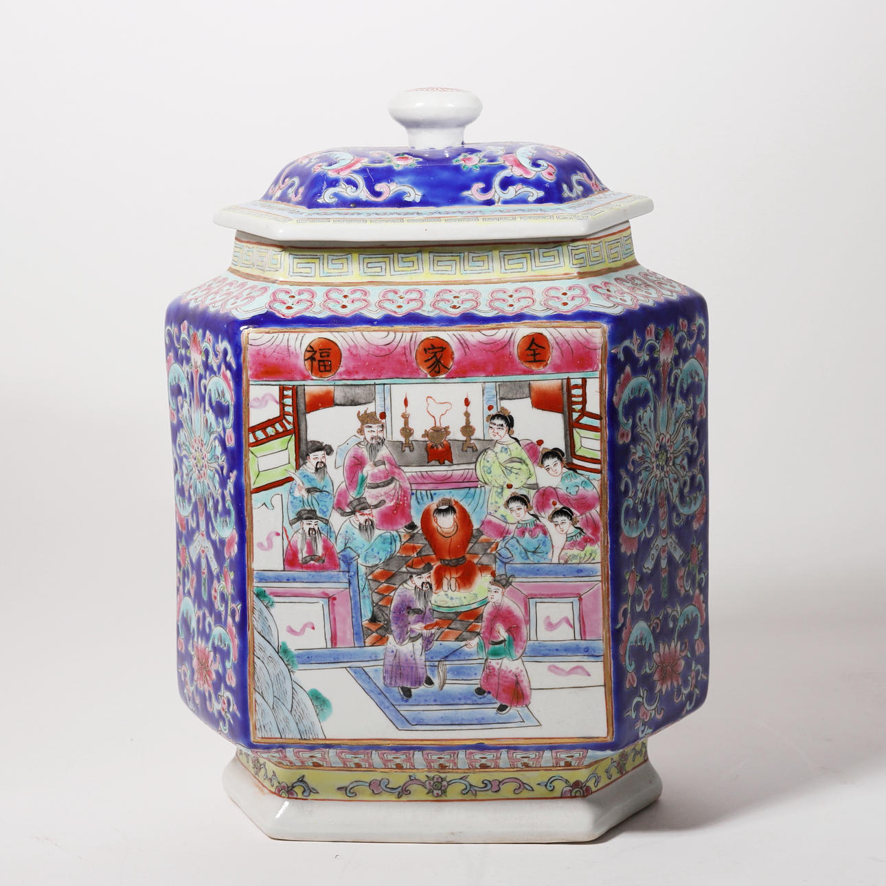 ÖSTRA TIBOR. GLASERAT PORSLIN.