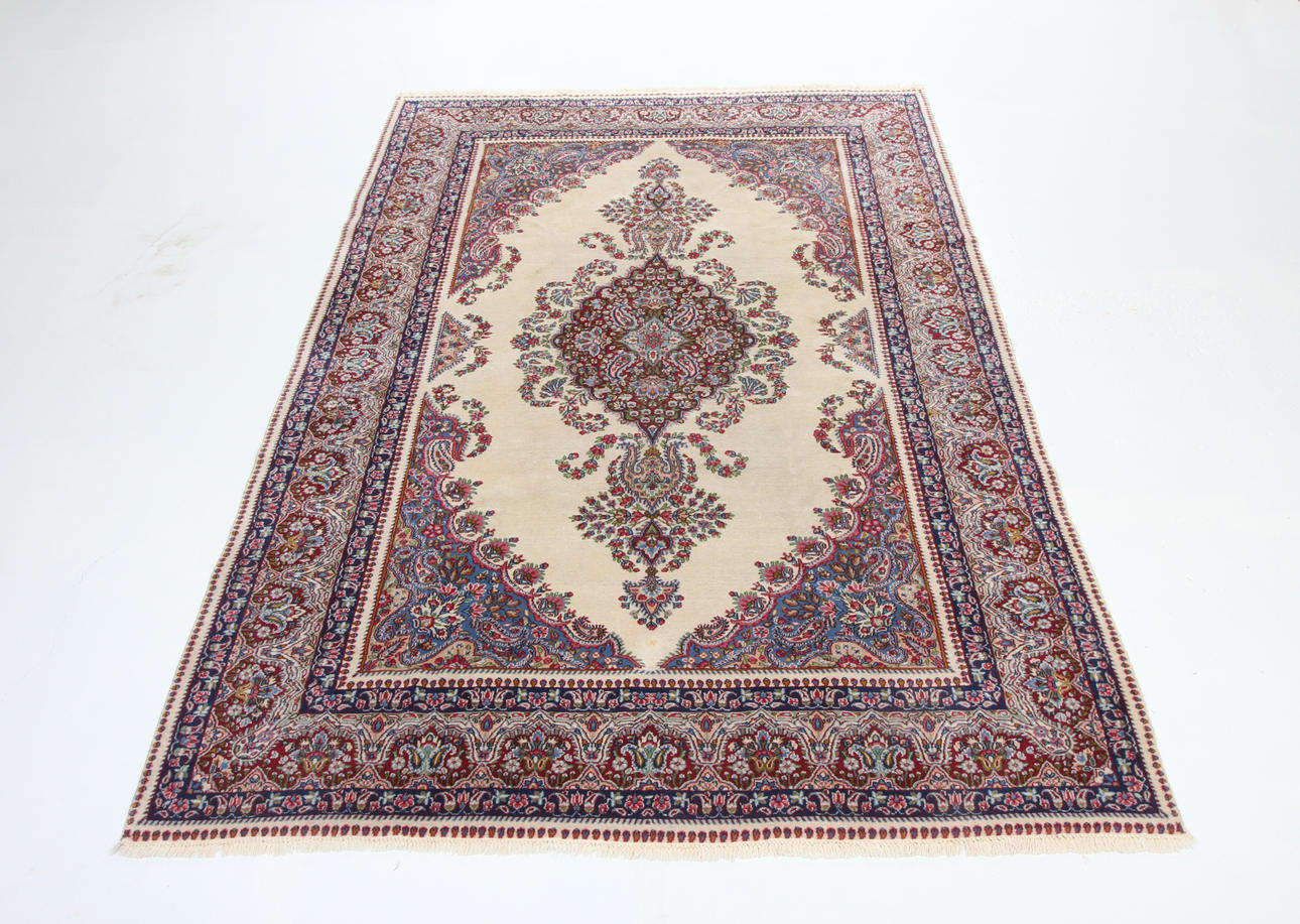 MATTA, persisk Kerman, 305 x 200 cm.