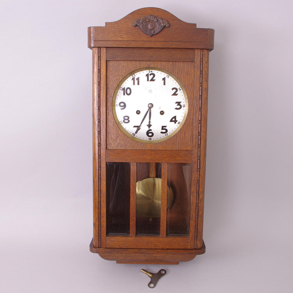 VÄGGUR, ek med fasettslipat glas, Junghans.