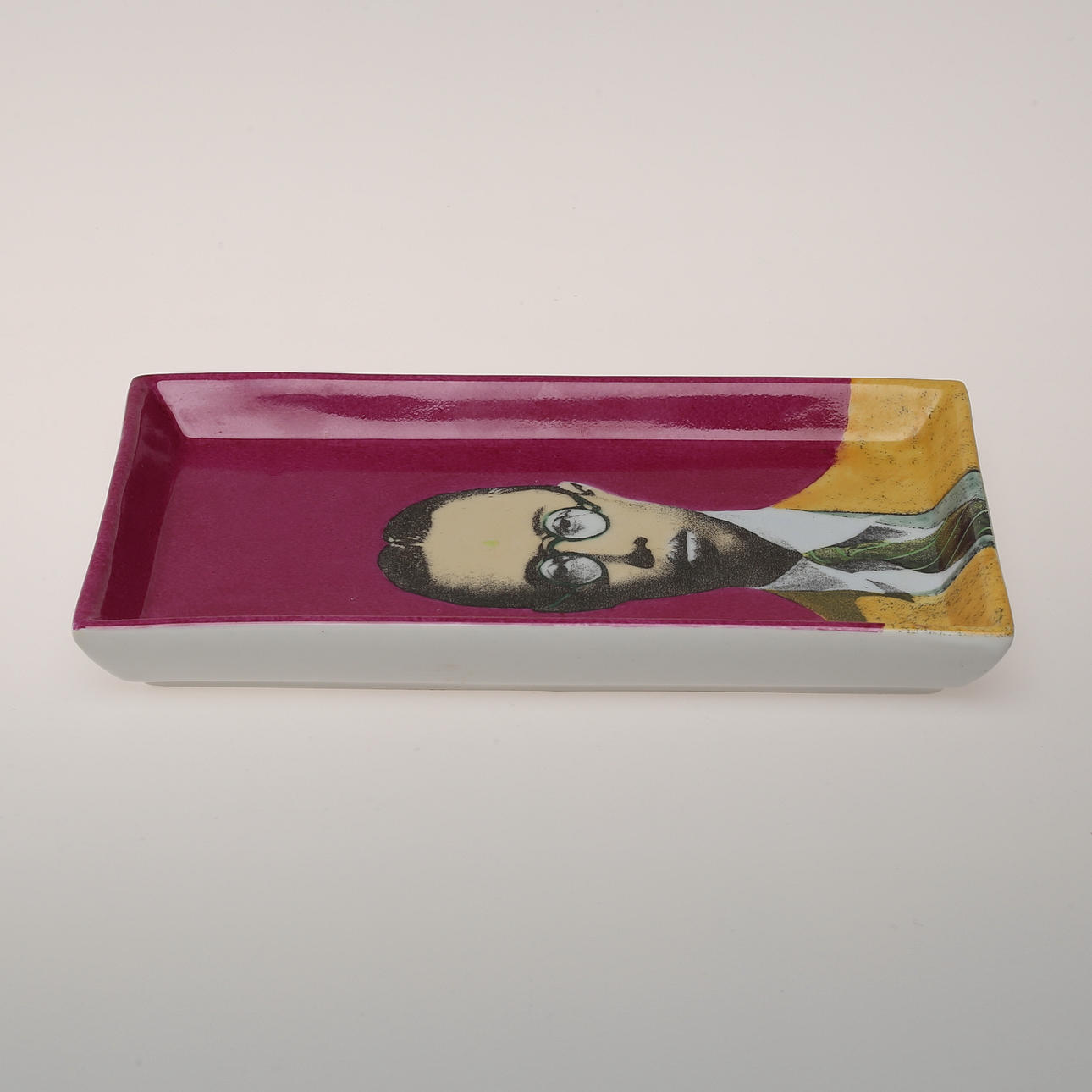 PLATE, ceramic, motif depicting Puyi, Fabienne Jouvin, Paris