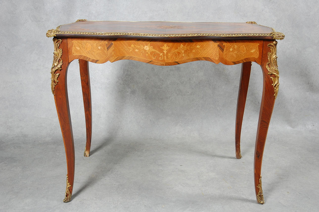 SKRIVBORD, Louis XVl- stil, 1900-tal.