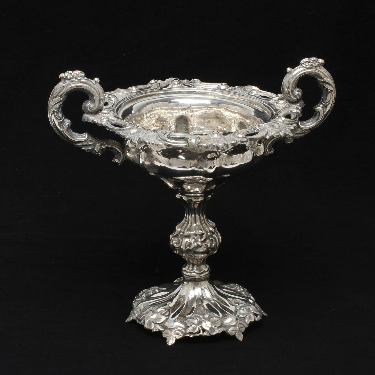 SKÅL, på fot, silver, nyrokoko, Pehr Fredrik Palmgren, Stockholm, 1857.
