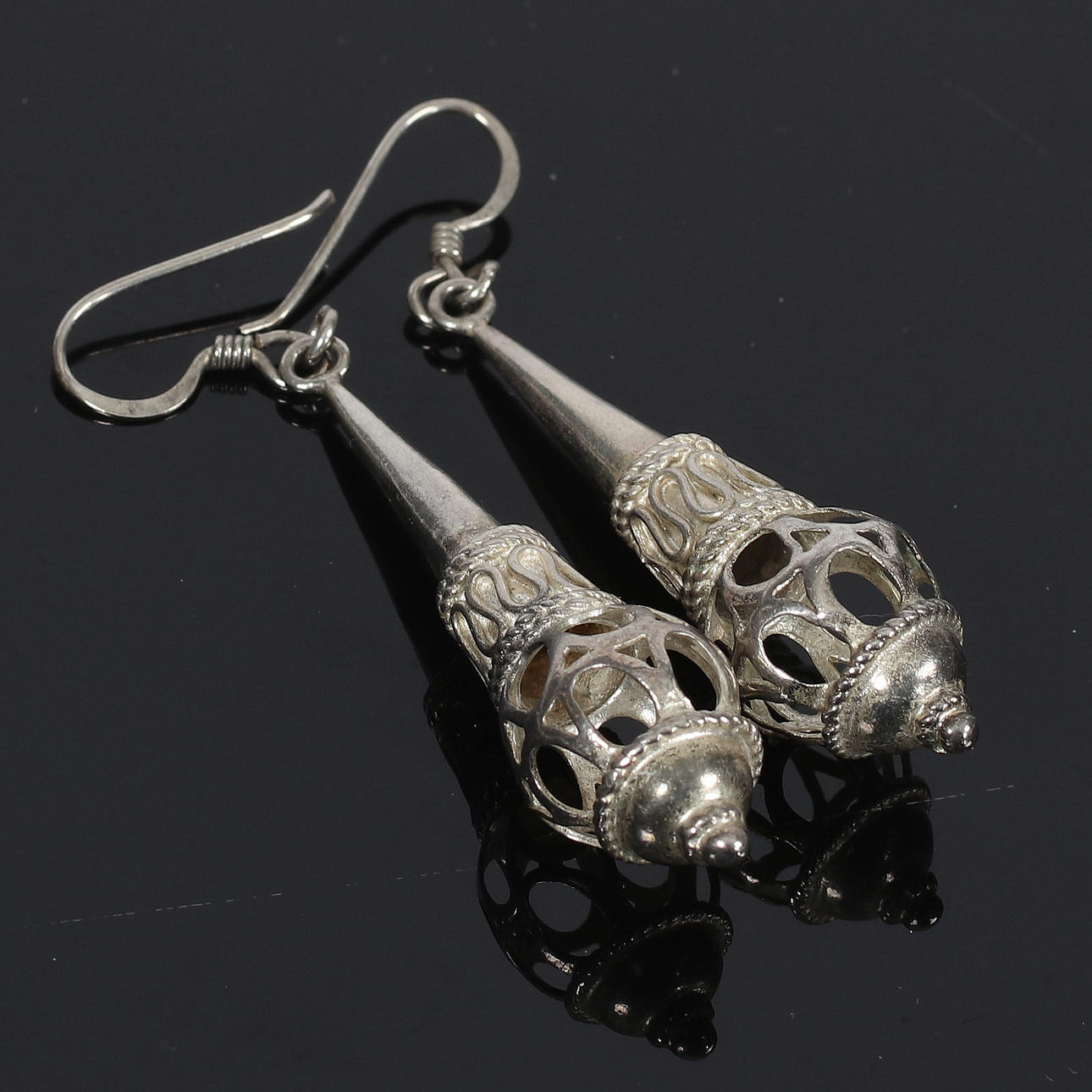 (M62) EARRINGS, a pair, silver, 19/2000s.