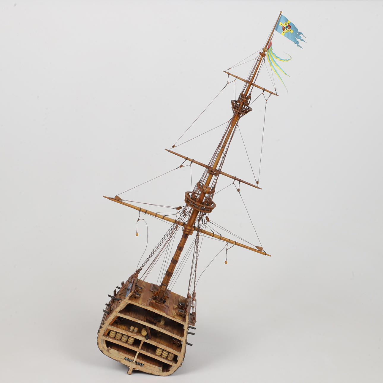 SKIBSMODEL, sektion af Regal Ship Vasa, træ.