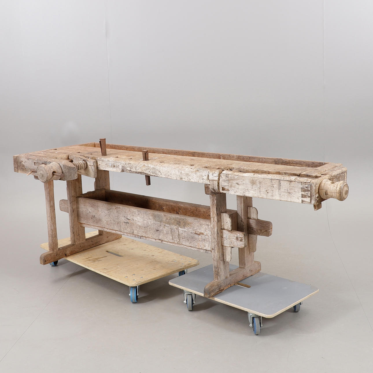 PLANING BENCH, 19th century. Miscellaneous - Miscellaneous - Auctionet