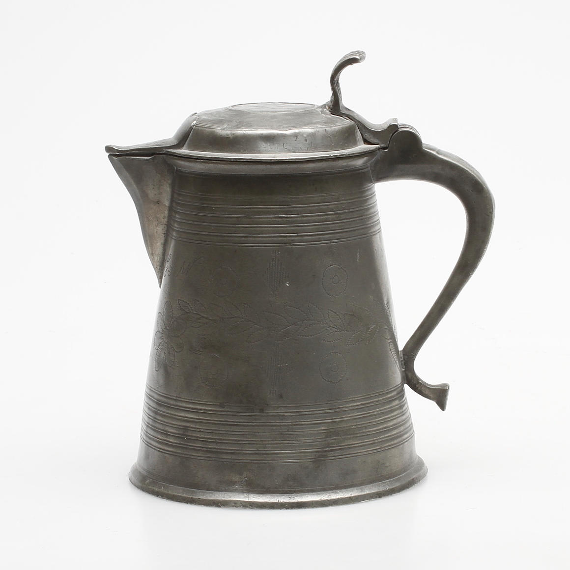 SKÄNKKANNA. tenn, Gustaf Frederic Wigholm (verksam 1804-1849). Eskilstuna 1844.