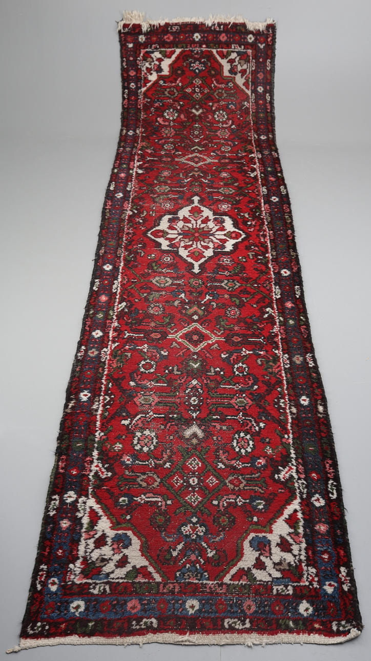 MATTA, Hamadan, Galleri 294 x 80 cm.