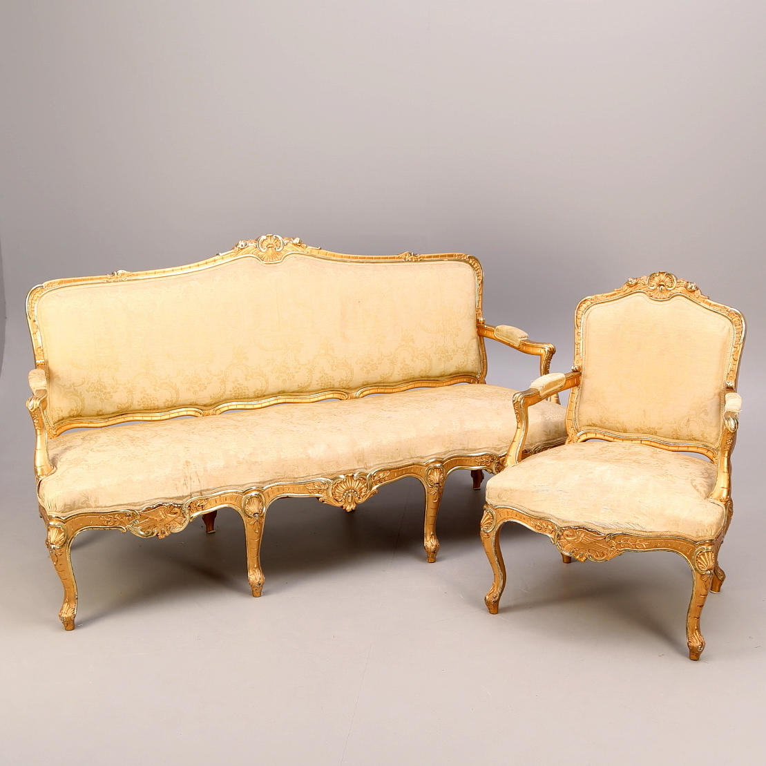 SOFFA och FÅTÖLJ, rokokostil, förgylld och bronserad, 1800-/1900-tal.