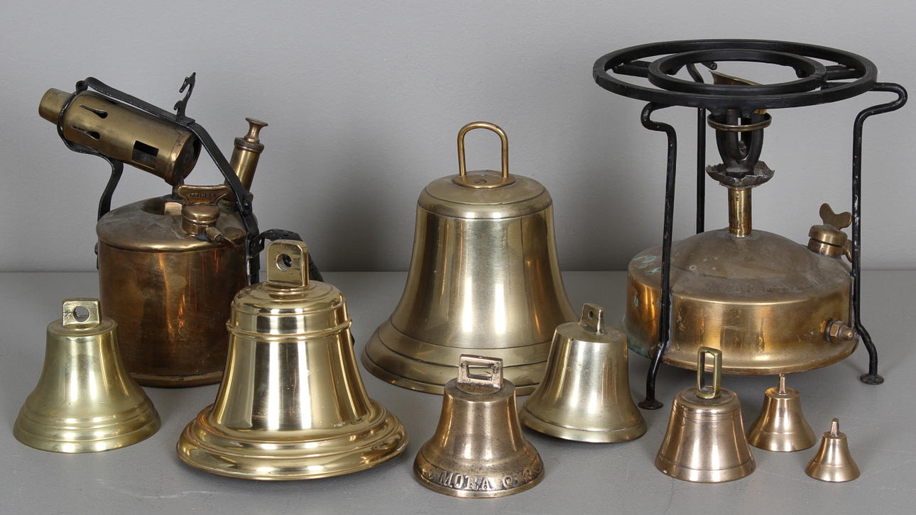 MALMKLOCKOR, 8 st, BLÅSLAMPA samt PRIMUSKÖK.