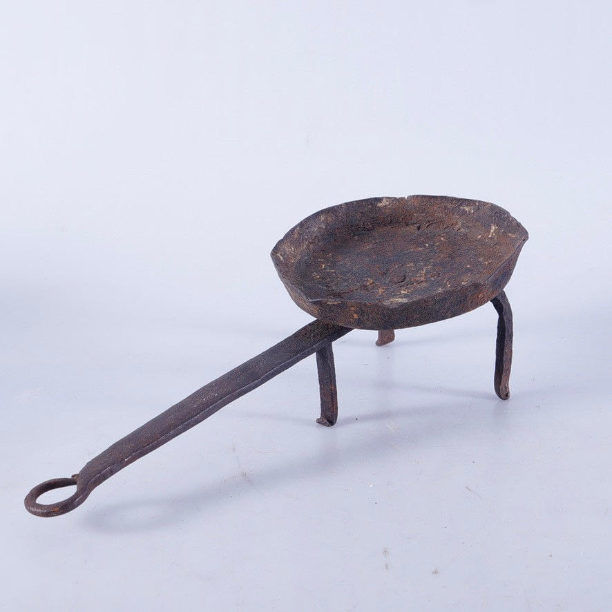 STEKPANNA FÖR ÖPPEN ELD, järn, 1700-tal.