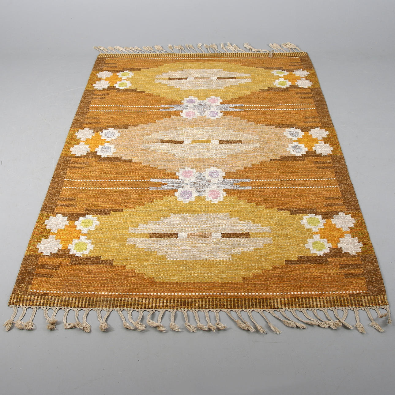 RÖLLAKANSMATTA, Ingegerd Silow. 204 x 138 cm.