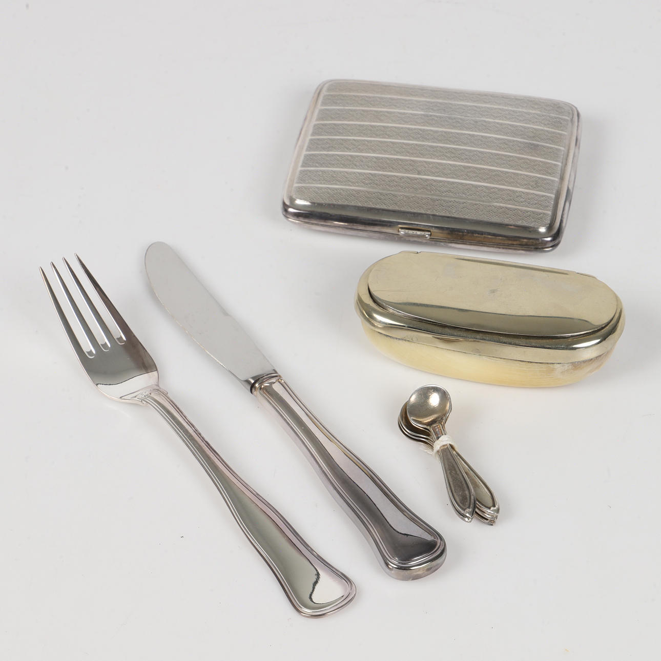 BESTECK, SCHACHTEL UND KOFFER, 19-teilig, Neusilber.