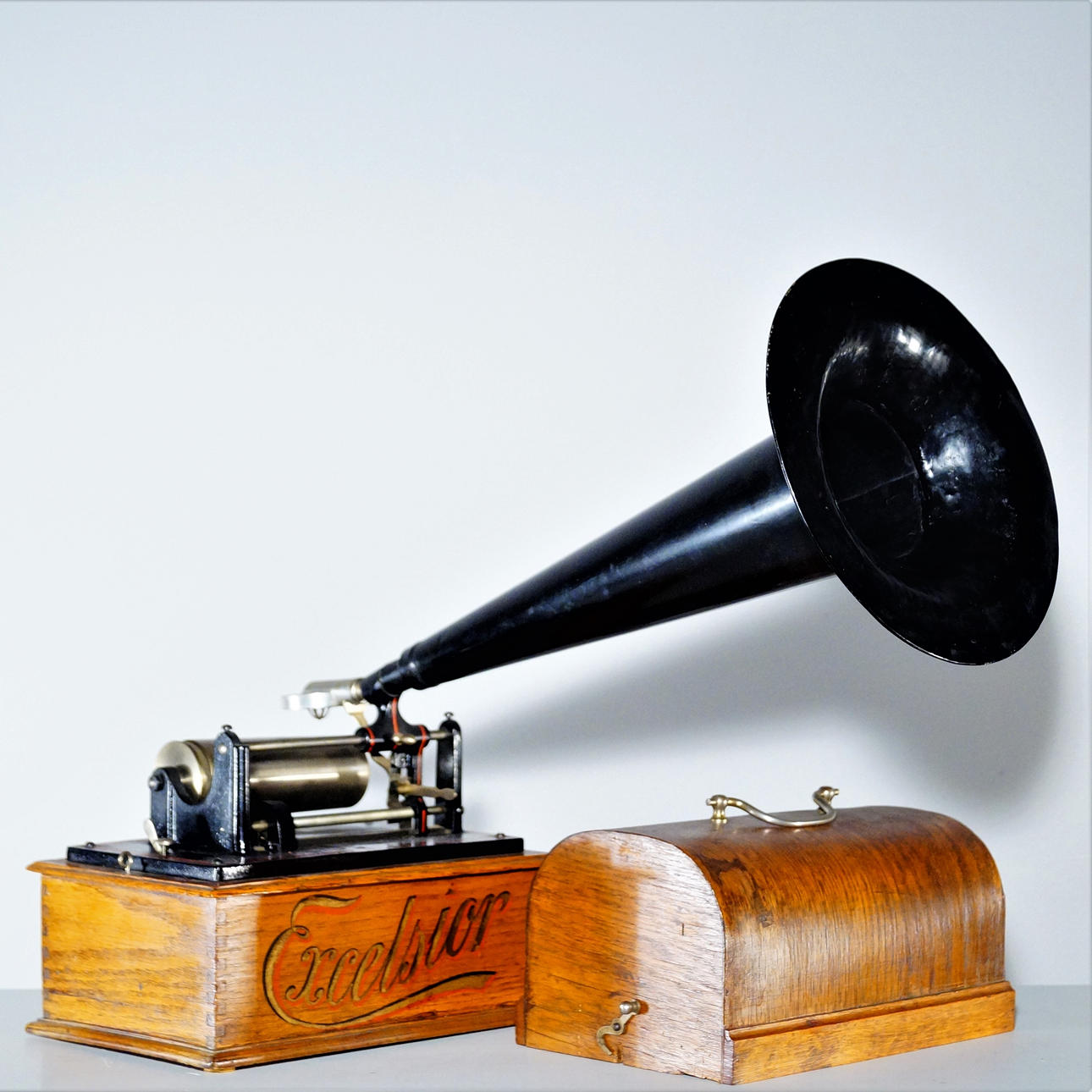 PHONOGRAPH, Excelsior, early 20th century.
