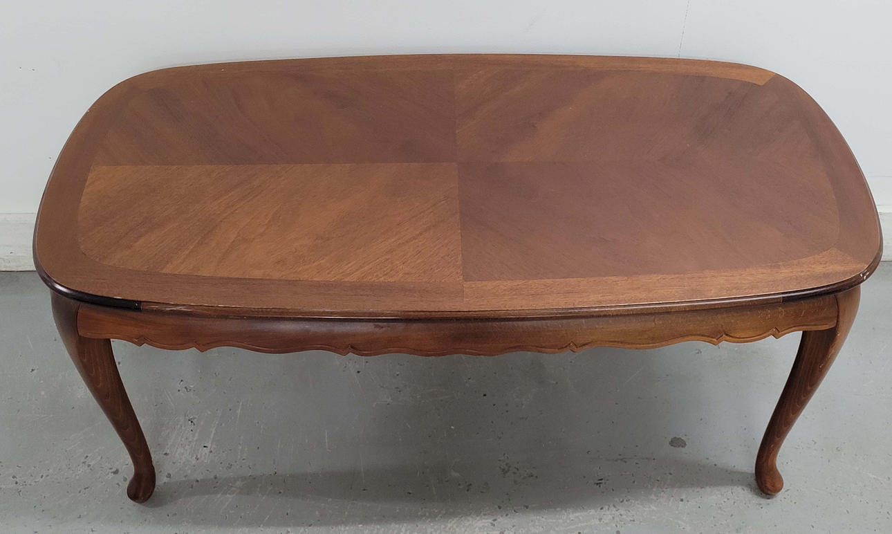 Mesa de centro. 1960 Muebles de estilo neo-rococó.