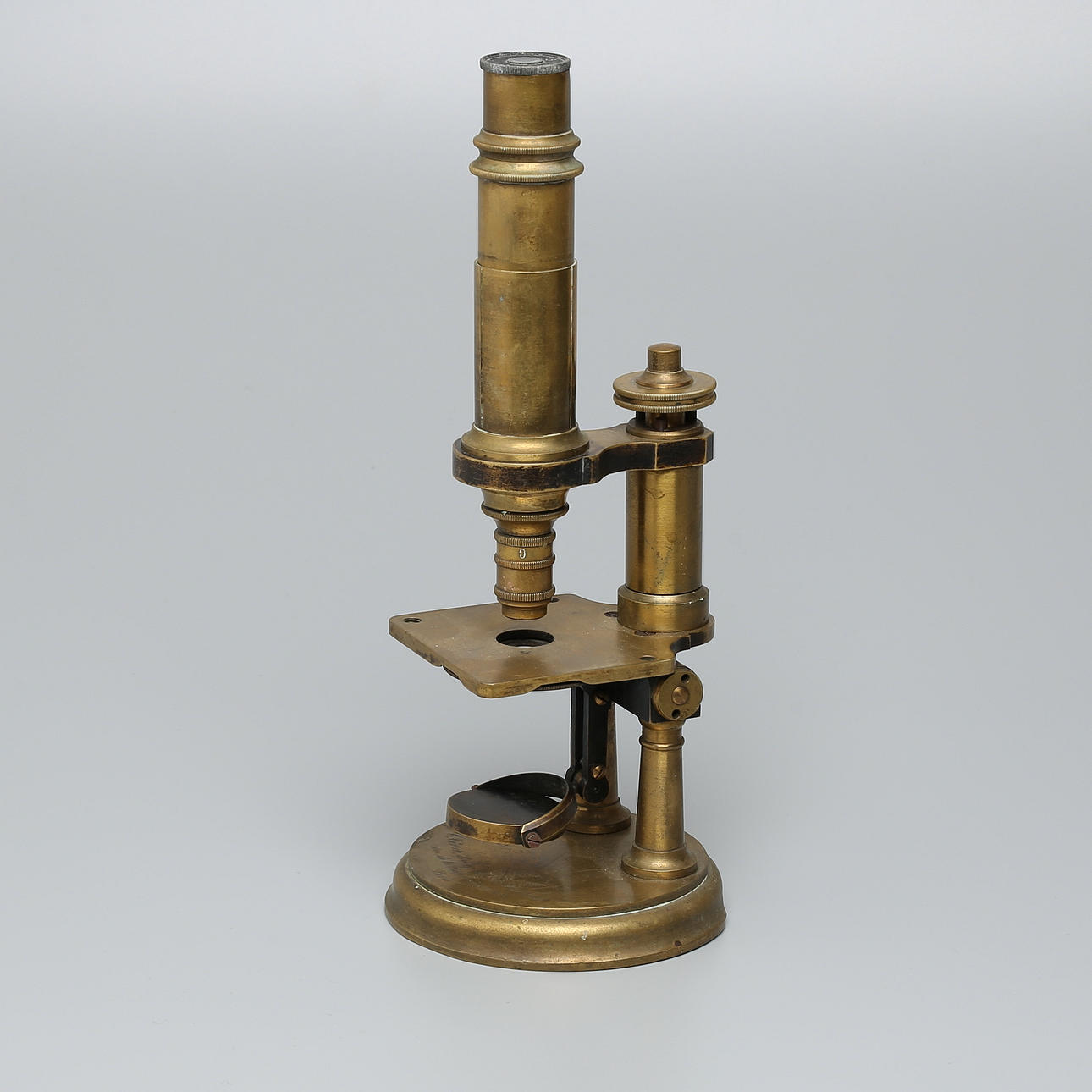 MICROSCOPE, brass, Constant Verick, Paris, 19th century.
