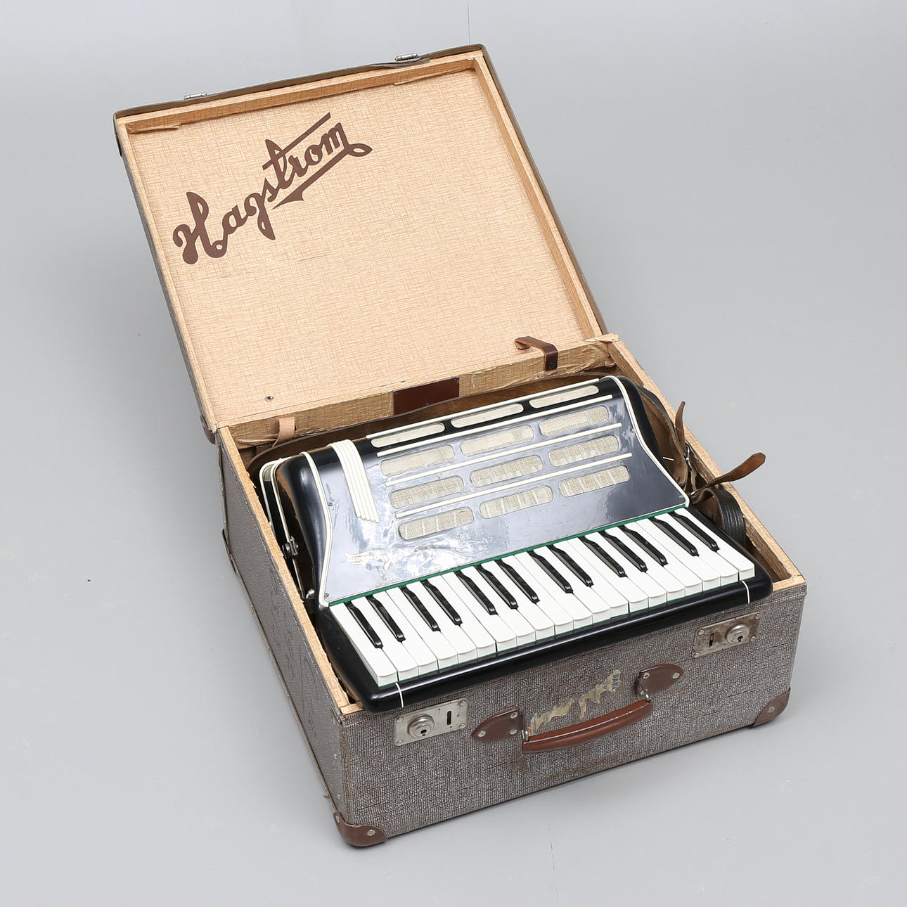 DRAGSPEL, Hagströms Carina.