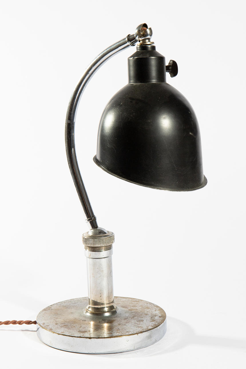 Adjustable desk lamp from the 1920s (30-178).