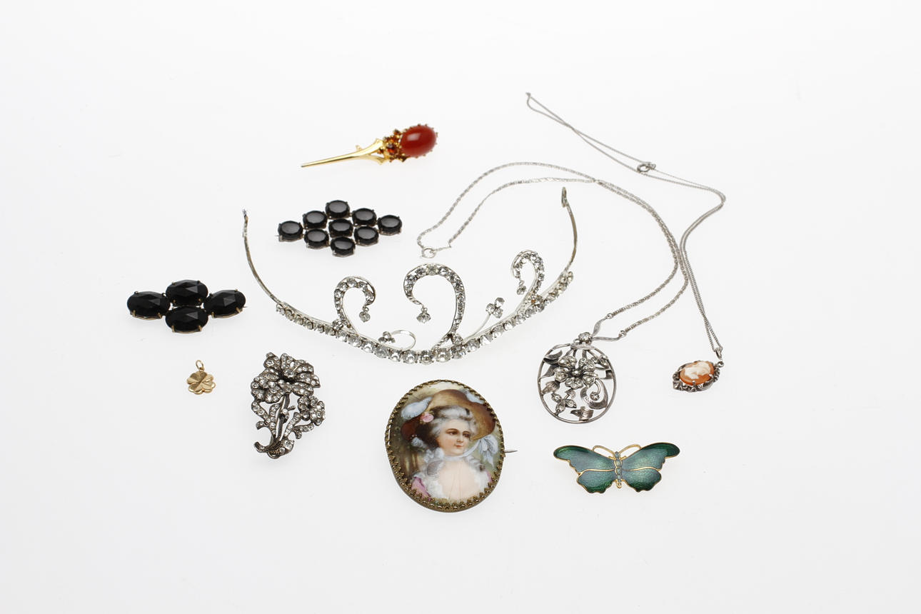 SMYCKEN, 10 delar, bl.a. silver, 1900-tal.